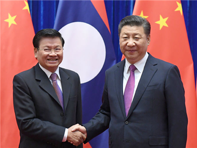 习近平会见老挝总理通伦