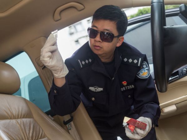 肖毅荣：从警15年始终不忘初心