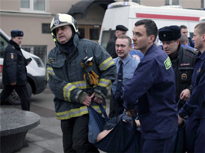 俄罗斯圣彼得堡地铁爆炸幸存者:车门被炸变形