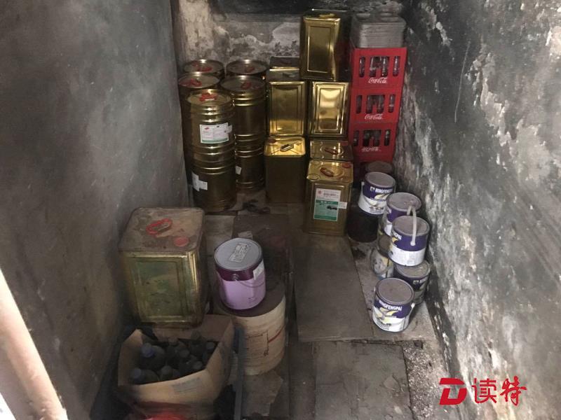 店铺楼梯间竟暗藏这些东西！老板被拘留五天