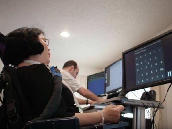 脸书披露通信研发新计划：意念打字 皮肤听声音