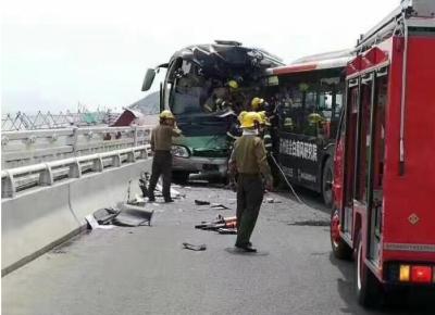 苏州太湖大桥公交大巴相撞 致多人受伤