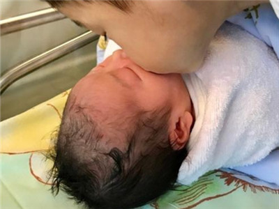 恭喜！郭晶晶二胎产女 婴儿侧脸首曝光
