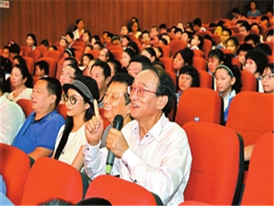 “百部电影”名师名家这样把电影院“搬进”校园