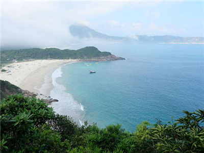 我国出台首个海岸线法规 划定红线 守护蓝线