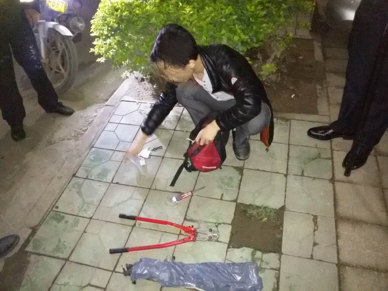 男子流窜深莞两地盗车牌 还留下微信号敲诈车主
