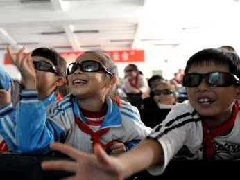 3D电影放映队绕中国一圈 给孩子感动与震撼