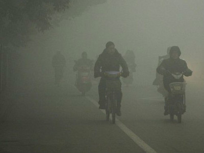 中国北方多个城市持续中至重度空气污染