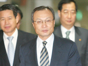 文在寅选定前总理李海瓒为赴华特使