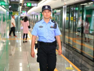 每日警星｜夏侯田：地铁站区里的“及时雨”