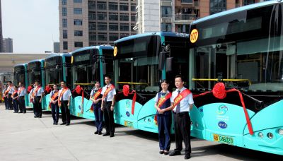 巴士集团44条公交线路提前实现全面纯电动化