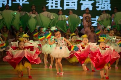 属于孩子们的主题晚会在深圳少年宫上演 