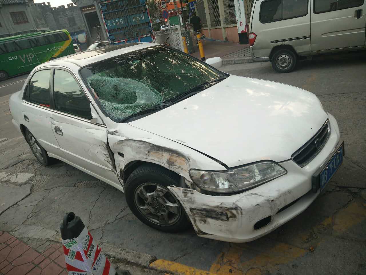 小车撞飞逆行单车致人死亡  司机醉驾逃逸两小时被抓获