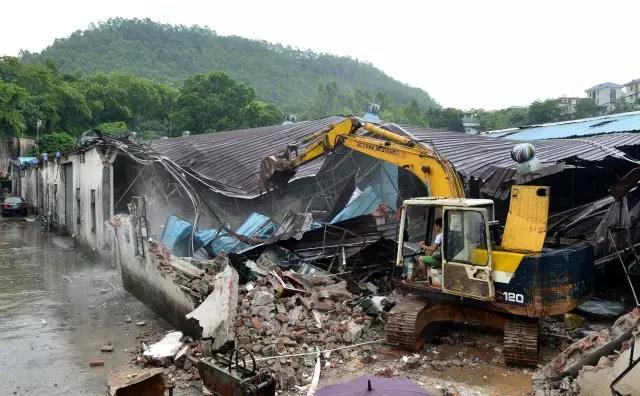 布吉坚决拔除违建“钉子” 彻底祛除隐患“毒瘤”