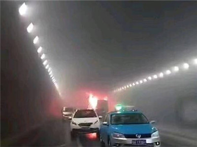 山东威海一车辆在隧道内起火 致12死1重伤