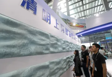 吸眼球！深圳信息学院巨幅曲面激光艺术墙《清明上河图》
