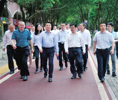 宝安组团到龙岗“走亲戚”共谋发展