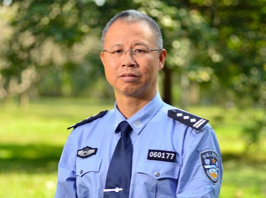 每日警星 | 巫俊新：用耐心无私奉献三十年