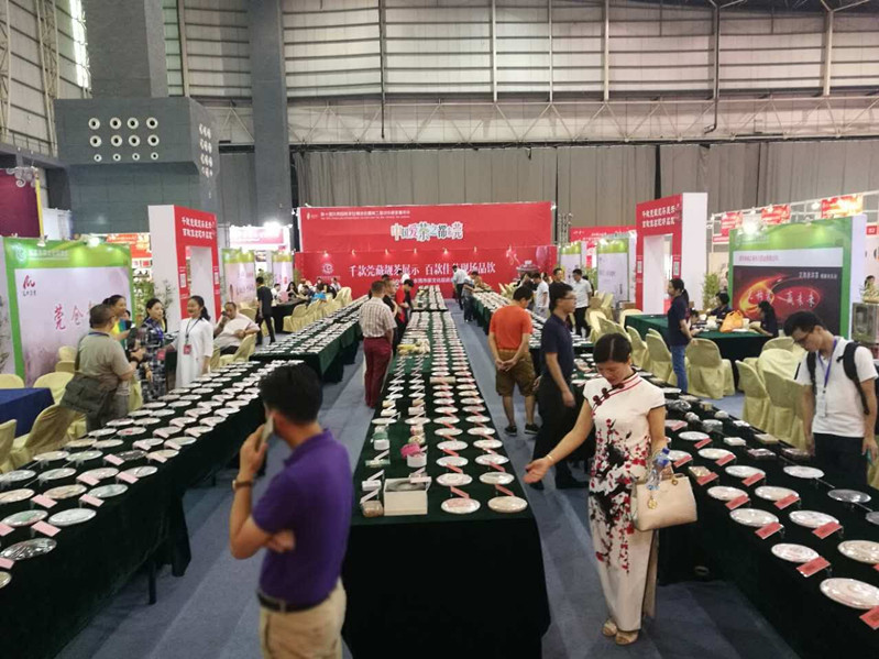 东莞茶博会千款靓茶争艳 不妨来尝尝莞式藏茶