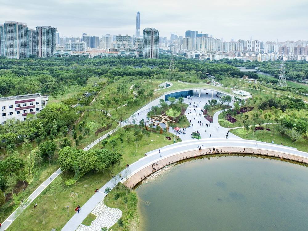 王伟中：坚定不移走绿色低碳可持续发展之路