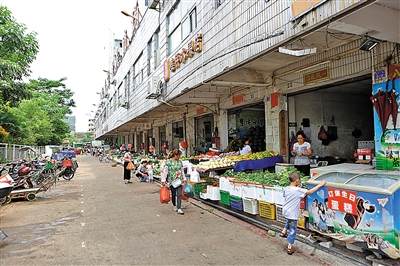 市民文明观察团走访多个集贸市场 发现环境明显提升