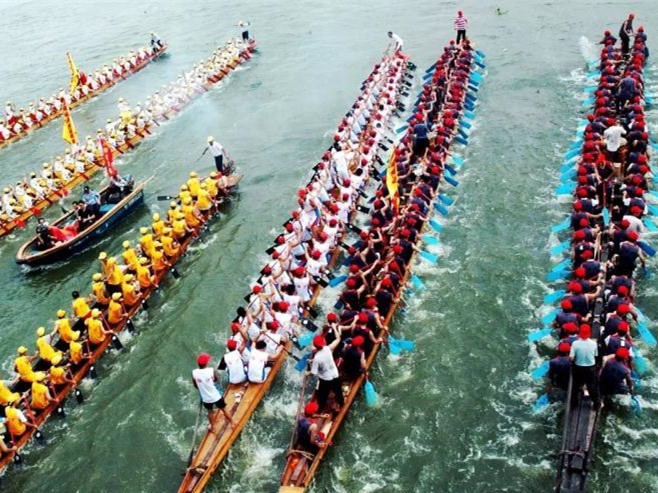 东莞华阳湖百舸争流 麻涌九镇赛龙夺锦