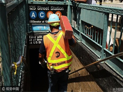 初步调查显示纽约地铁脱轨事故是“人为错误”所致