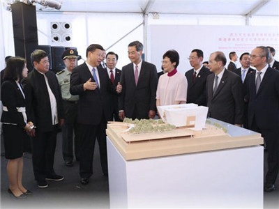 习近平出席《兴建香港故宫文化博物馆合作协议》签署仪式