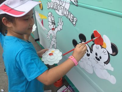 这个六一，深圳儿童彩绘公交车