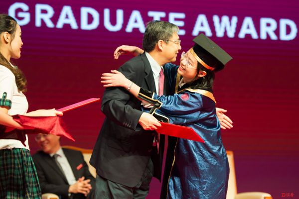 8287名深大学子毕业了 研究生就业高于全省平均水平