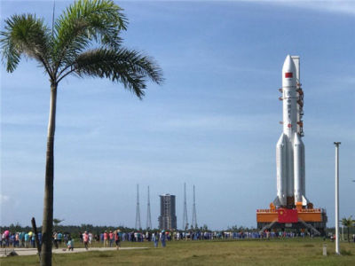 第二发长征五号大火箭完成垂直转运 将于7月初发射