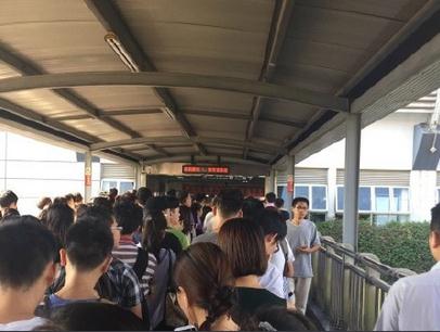 地铁3号线列车故障致大面积客流延误