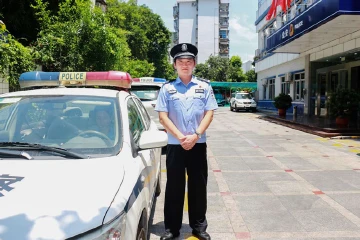 彭代富：“半路出家”的基层神探