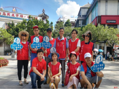 罗湖“创文”的亮丽风景：7旬老兵坚持志愿服务11年