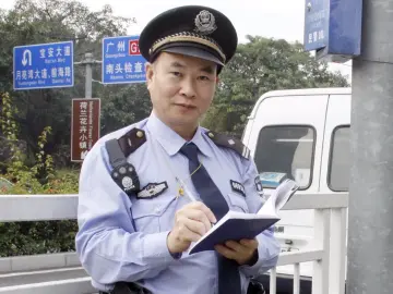 黄勇：用真心守护南头热土 