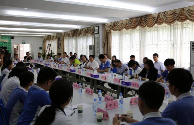 坪山高级中学来了位学长，殷殷话语勉励同学