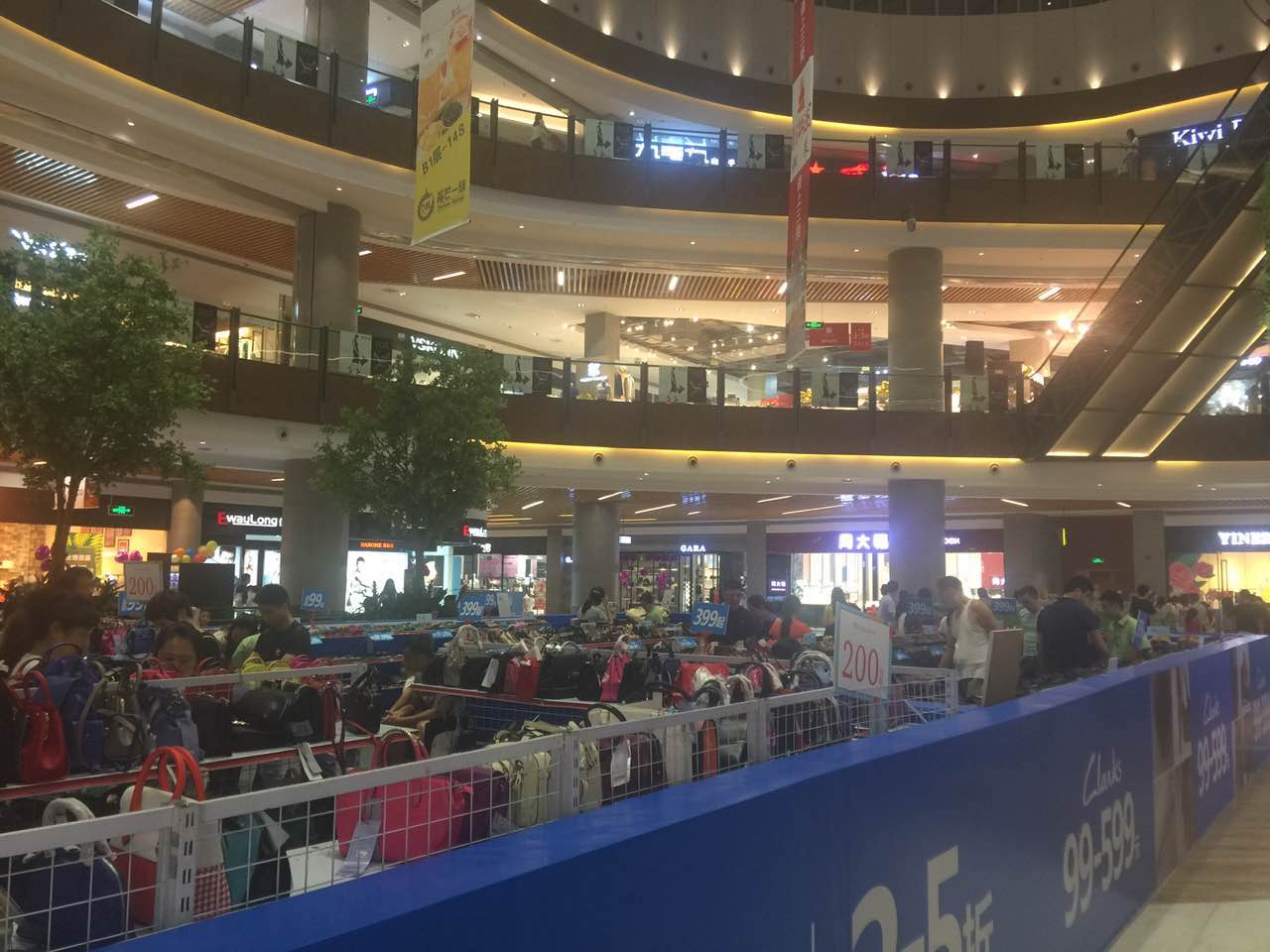 德勤报告显示：中国人成全球奢侈品消费主力军