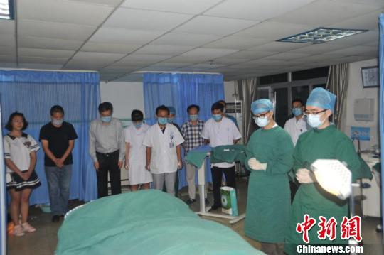 医生临终央求捐角膜：让我最后一次救人