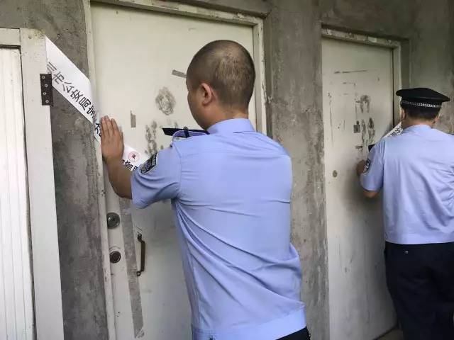 石岩两天查处3处非法储存点，查扣危化品逾2.2吨
