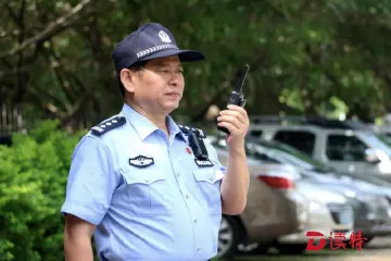 周江：为社区平安勤跑腿 