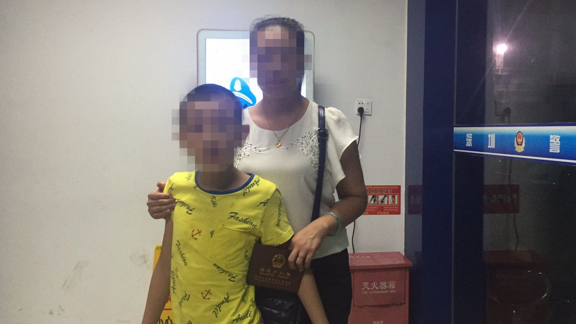 深圳一男童台风来临前夜走失 光明警方连夜寻人