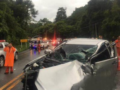 泰国清迈发生交通事故 １１名中国游客受伤