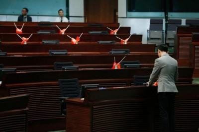 香港法院裁定一立法会议员侮辱国旗区旗罪成立