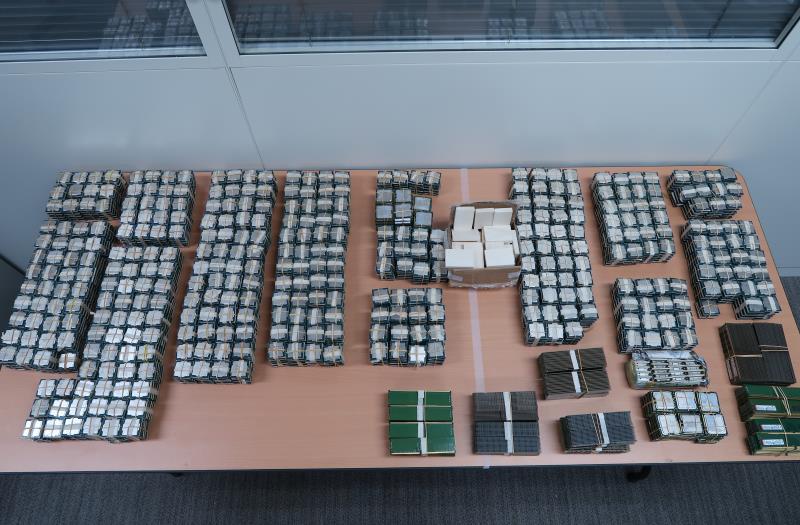 货柜车藏4000多件CPU 在落马洲被查