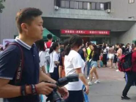 开学季遇“黑科技”：新生刷脸报道，网上选寝室