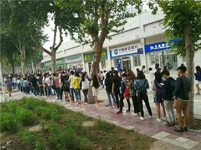 “晨读5分钟，打卡2小时” 高校刷脸新规一天就夭折