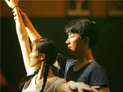 《芳华》深圳提前点映，观众被“情怀”击中泪洒影厅