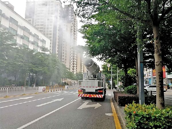 福永街道出动“治霾神器”全天候净化空气