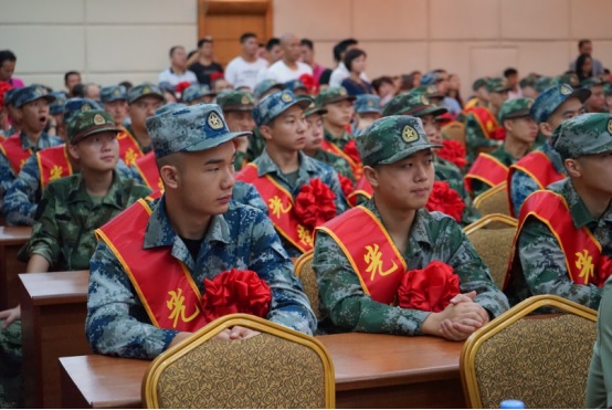 福田137名新兵肩挑使命赴军营