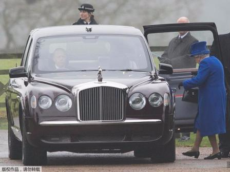 机密U盘遗落伦敦街头被捡获 含英女王机场出行安排  